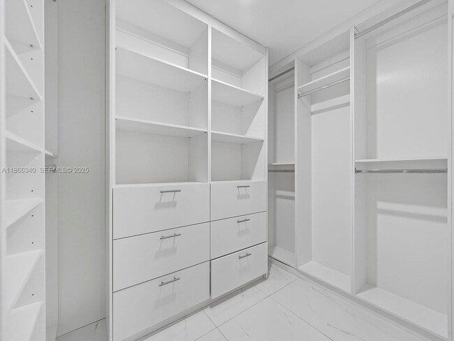 Building Photo - 6951 Miami Lakeway S