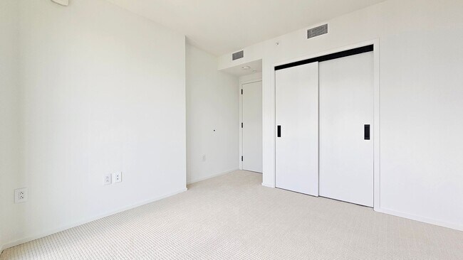 Building Photo - Stunning New 2BR Residence at The Park Ward Village