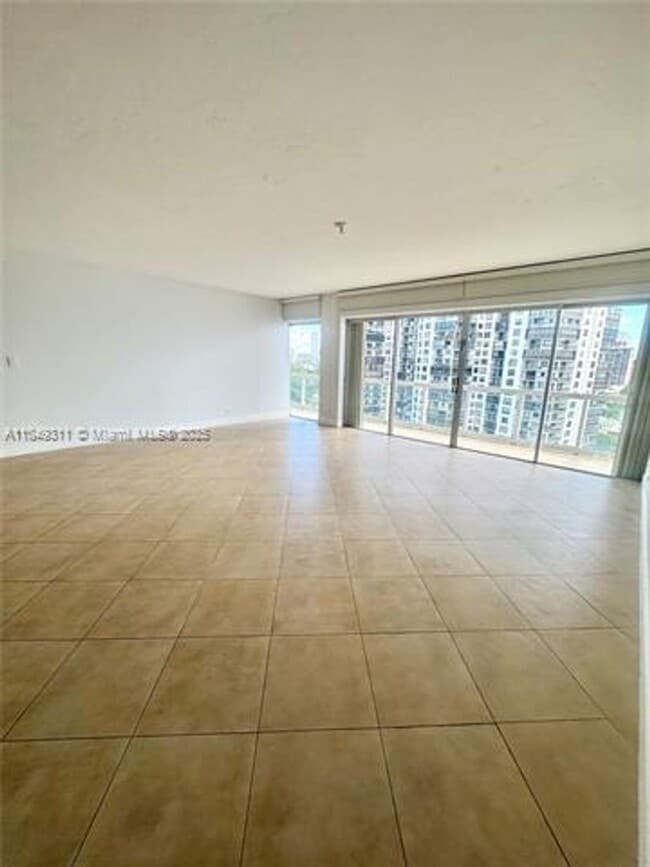 Building Photo - 2451 Brickell Ave