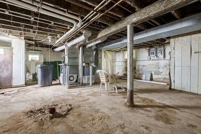 Building Photo - 12313 Rexford Ave