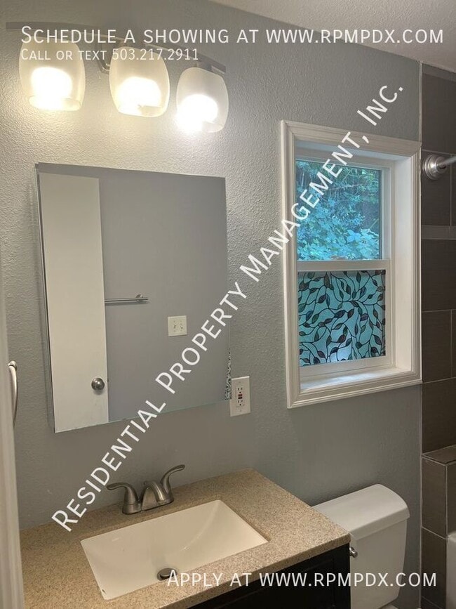 Building Photo - 4512 SW Fairvale Ct
