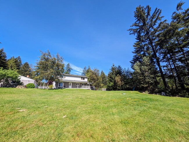 Building Photo - Large 4 Bedroom Home for rent in PO - Over Two Acres and Room to Roam!