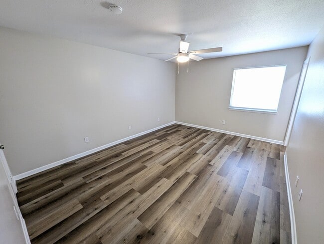 Building Photo - 35 Solar St