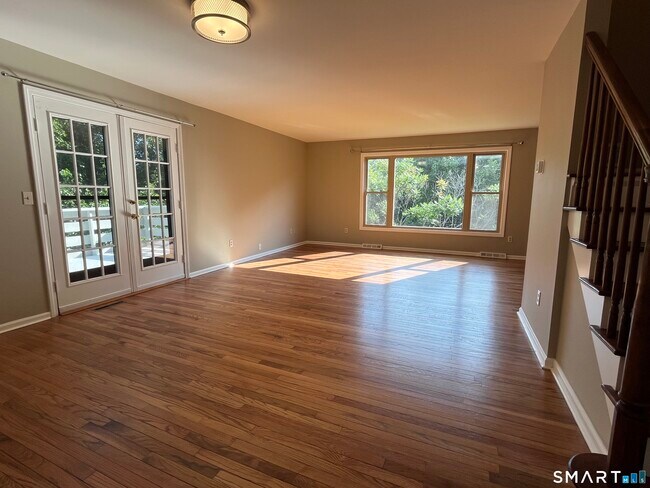 Building Photo - 124 Colonial Hill Dr