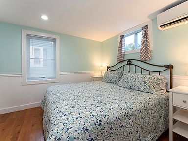 Building Photo - Charming 3-Bedroom Historic Home in Downto...