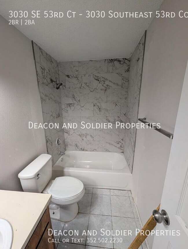 Building Photo - 3030 SE 53rd Ct