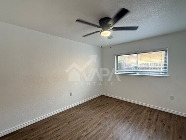 Building Photo - 4322 Las Cruces St