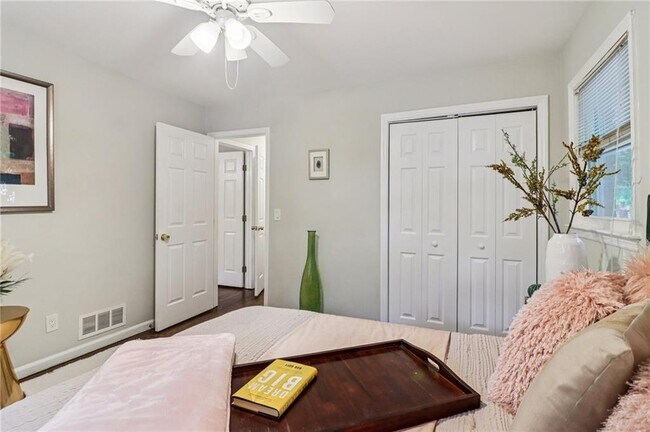 Building Photo - 2897 White Oak Dr