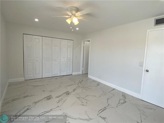 Building Photo - 954 Normandy Trail