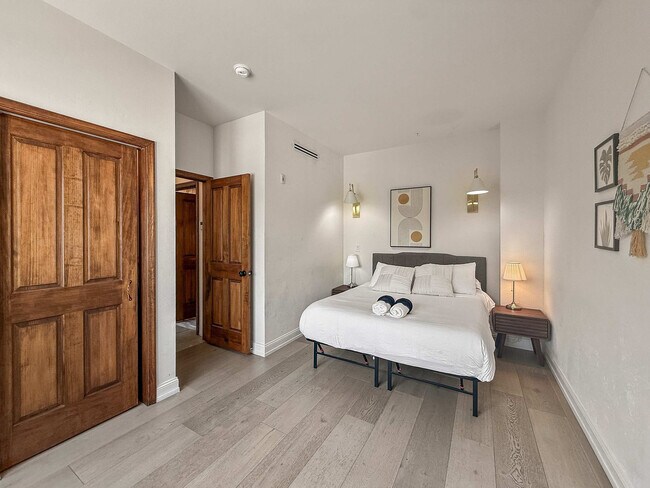 Building Photo - 309-11 South St