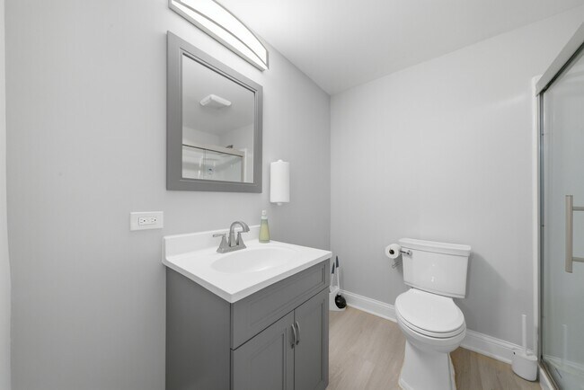 Building Photo - 7814 Brookbank Rd