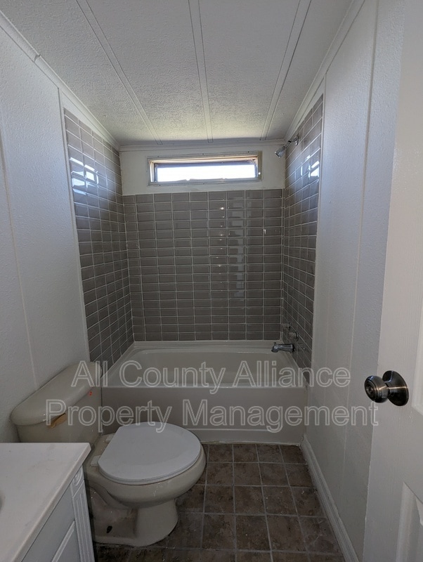 Building Photo - 34335 Lodge Dr