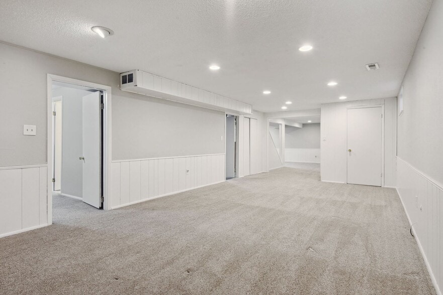 Building Photo - 2180 S Estes St