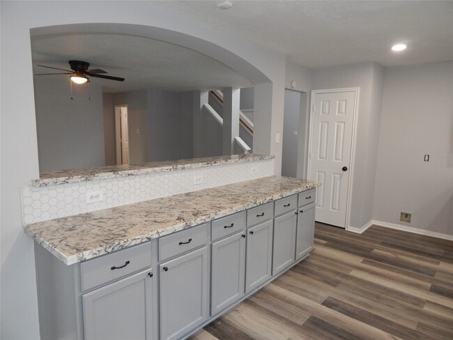 Building Photo - 3030 Rainmont Ln