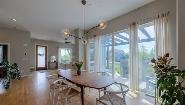 Building Photo - AMAZING LOCATION 5 Bed 4 Bath Home in Loui...
