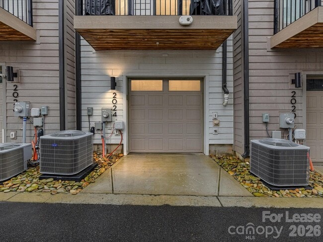 Building Photo - 2024 Terwilliger Trl