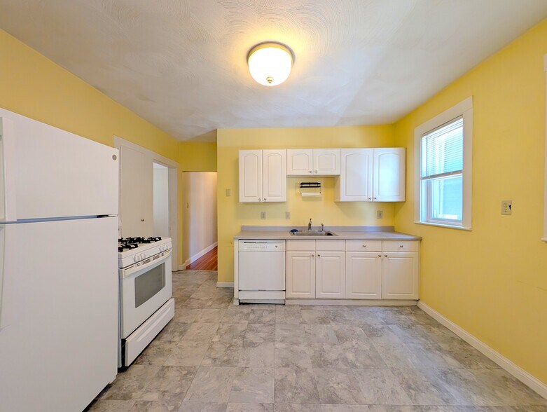 Building Photo - 79 Conwell Ave