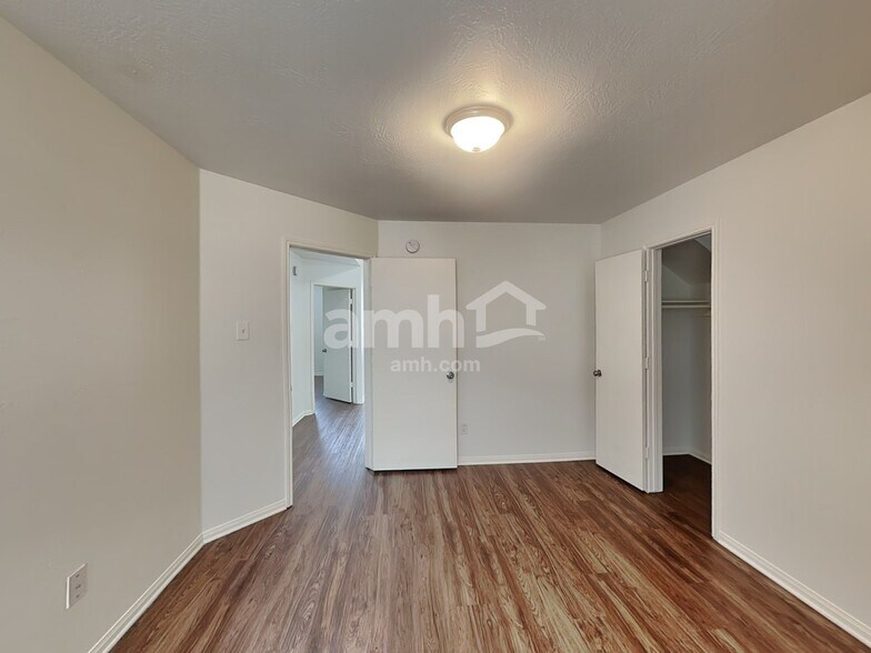 Building Photo - 6027 Coventry Falls