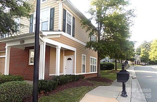 Primary Photo - 15402 St Christopher Ct