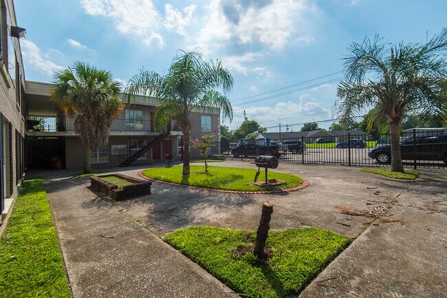 Building Photo - 6810 Westover St