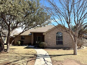 Building Photo - 3 Bed 2 Bath Ready To Rent ASAP!