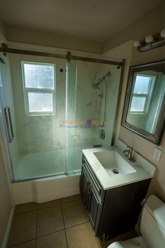 Building Photo - Newly Updated 2-Bedroom Apartment Unit in Prime Oakland Location – $2,400/mo