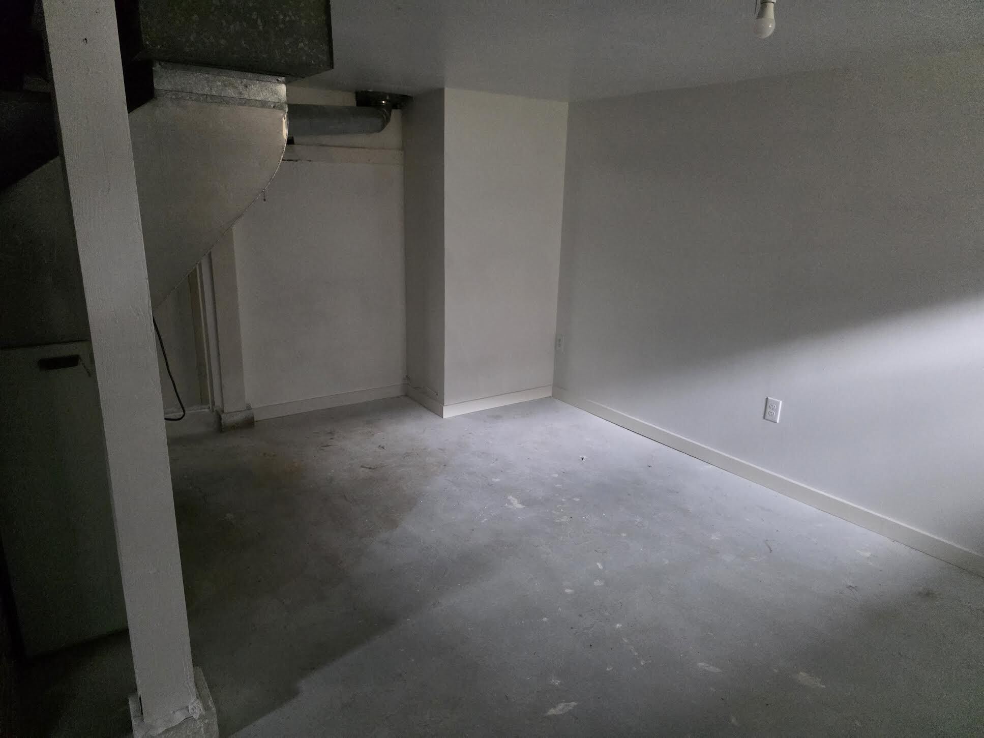 Building Photo - 1340 SW Hayter St