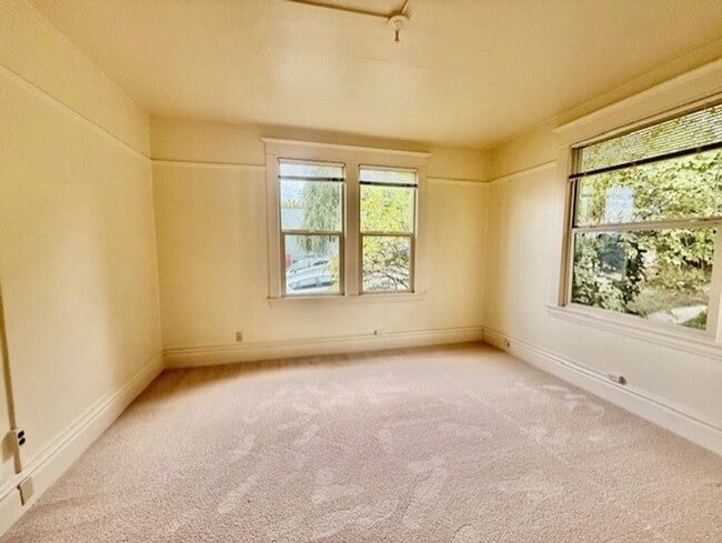 Building Photo - 69 Etruria St