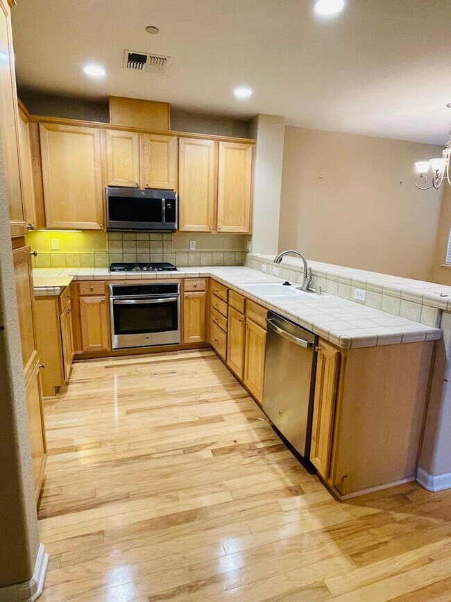 Building Photo - 4059 Innovator Dr