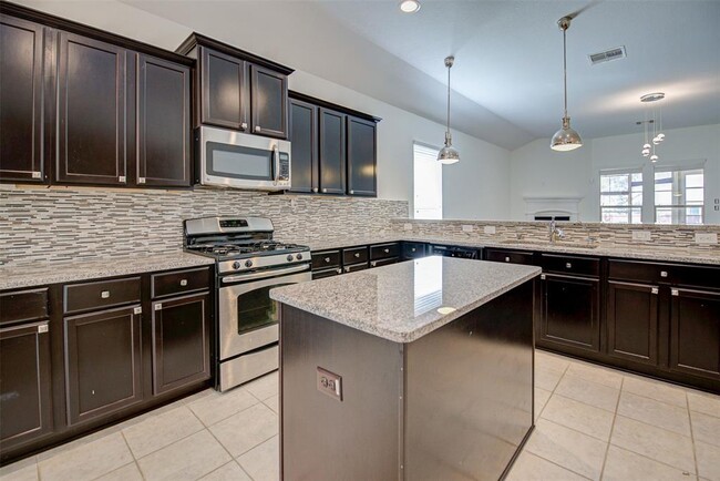 Primary Photo - 10 Hebburn Ct