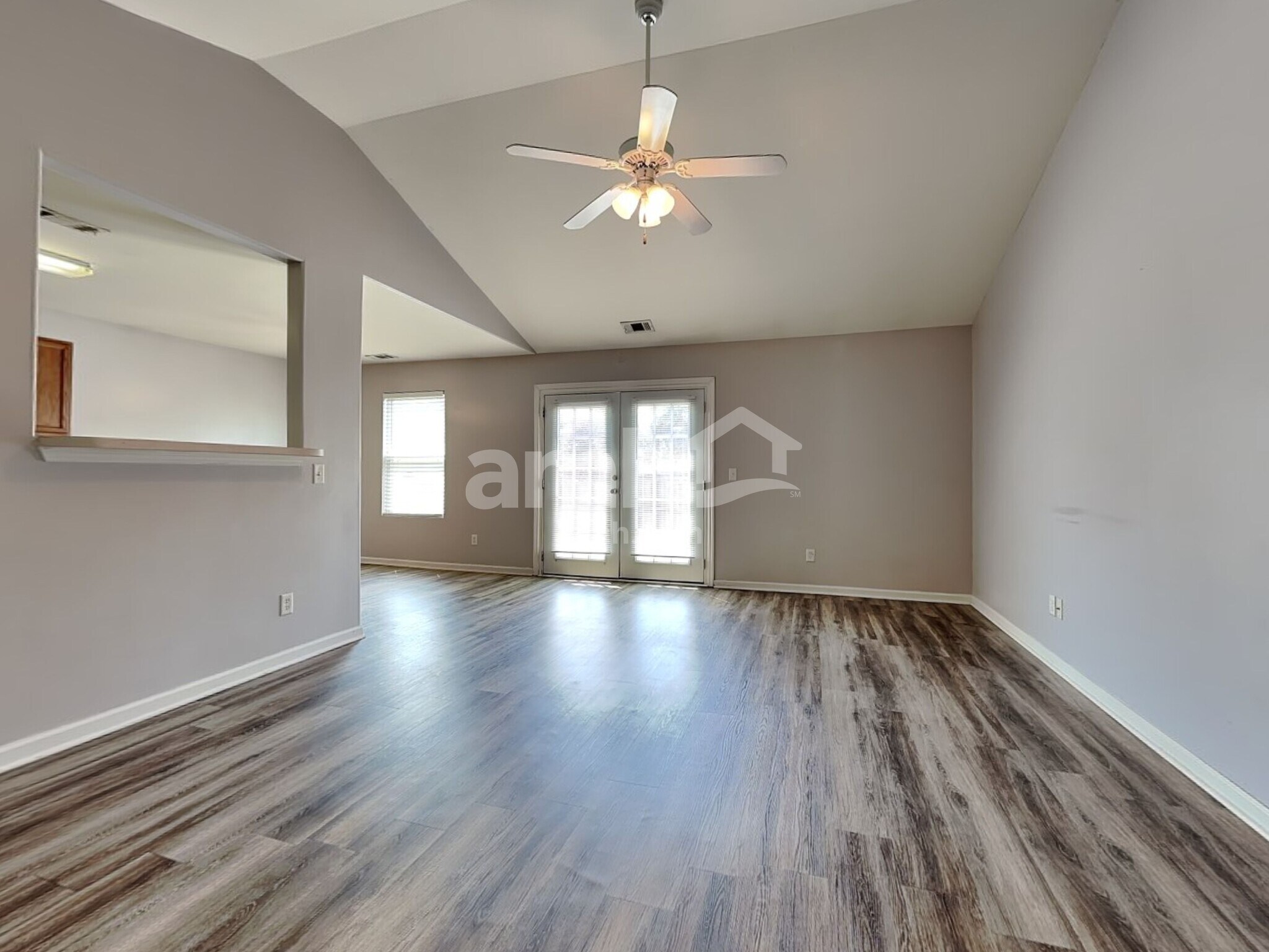 Building Photo - 422 Sea Breeze Dr
