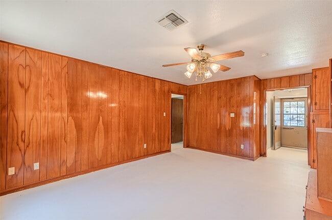 Building Photo - 1126 10th St