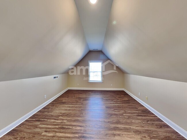 Building Photo - 636 Osborne Ln