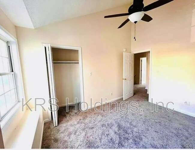 Building Photo - 400 Barrington Way