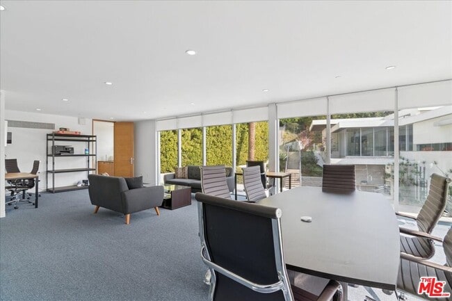 Building Photo - 1232 Sunset Plaza Dr