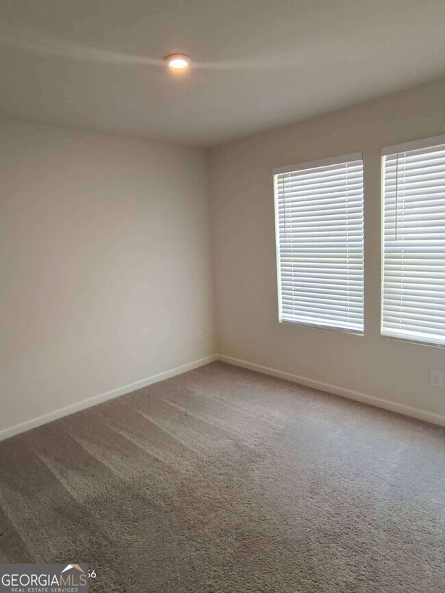 Building Photo - 537 Pemberton St