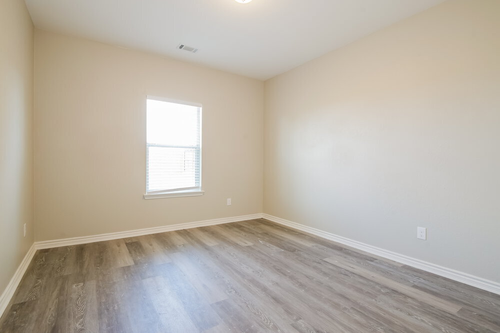 Building Photo - 1106 Longhorn Ln