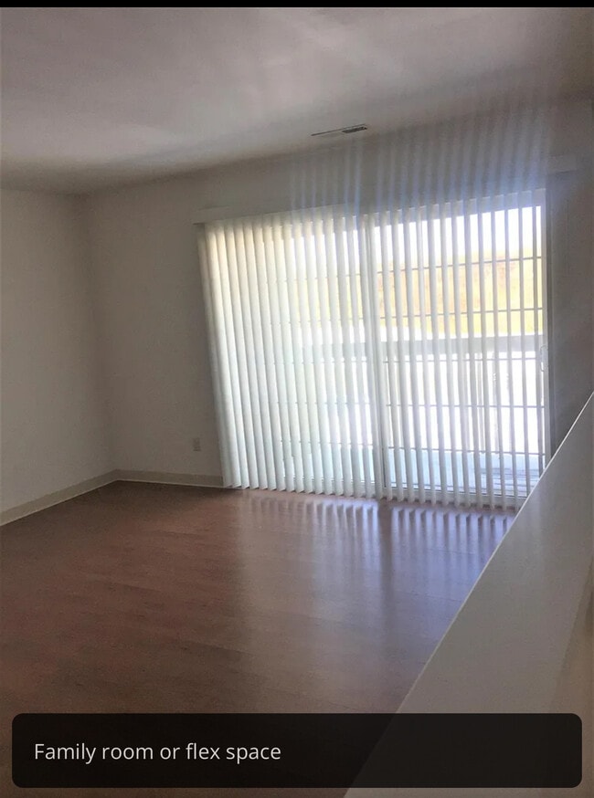 Building Photo - 2720 Hidden Dr