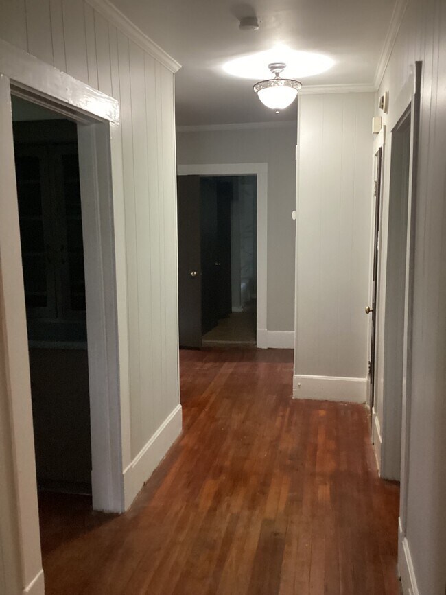 Building Photo - 2404 Whitesburg Dr