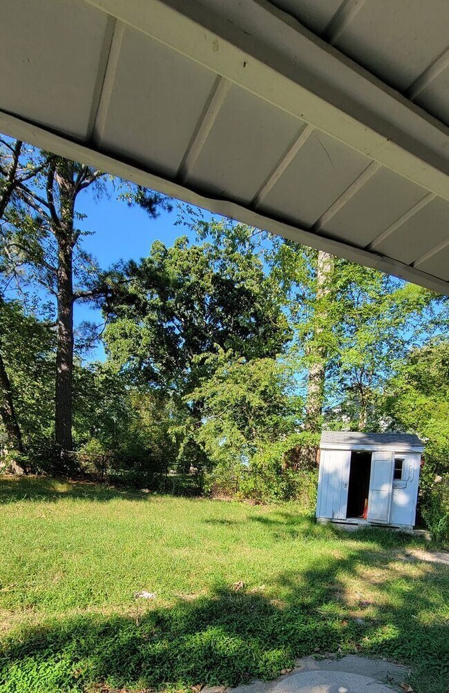 Building Photo - 8908 Mapleton Rd