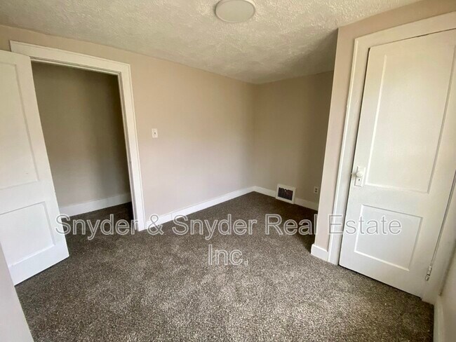 Building Photo - 93 Jewett St