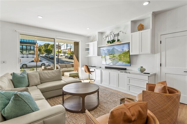 Building Photo - 520 Iris Ave