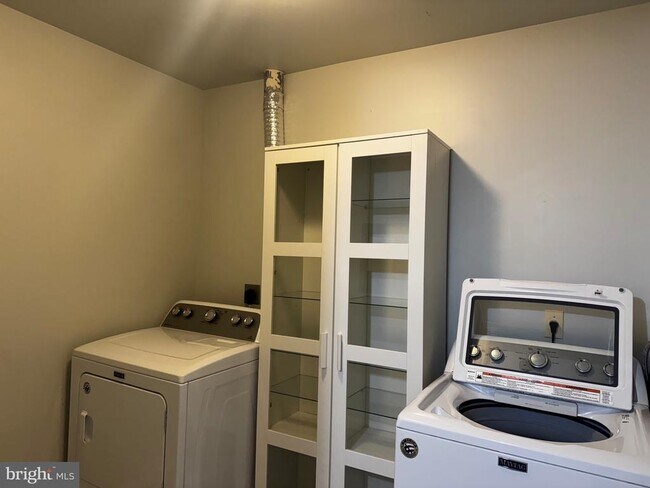 Building Photo - 9141 Gracious End Ct