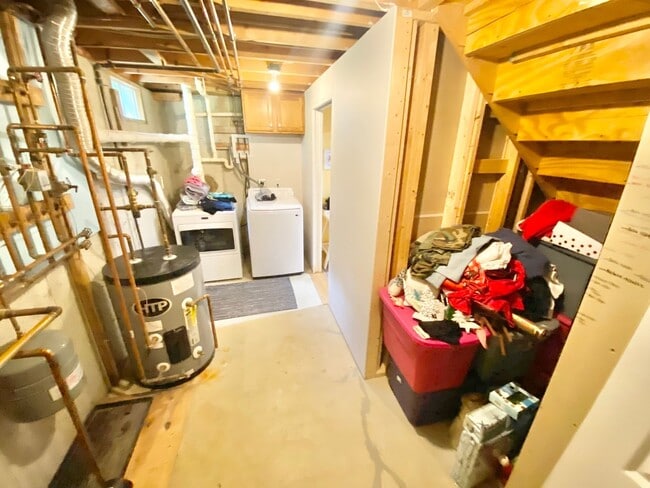 Building Photo - 3 Bedroom Home Colchester Available 8/15th!