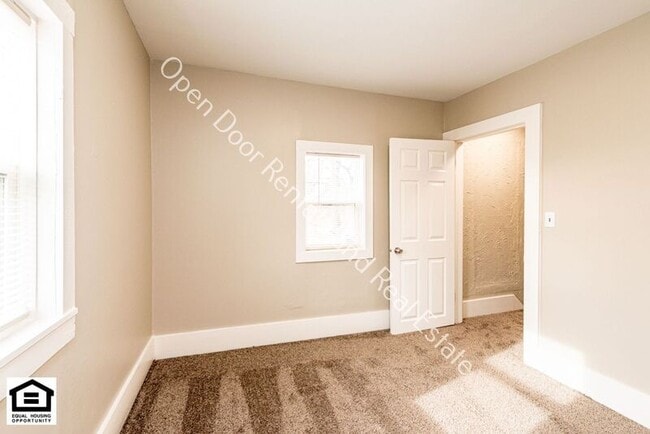 Building Photo - 1409 W King St