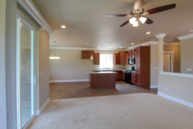 Building Photo - Brand New Build!