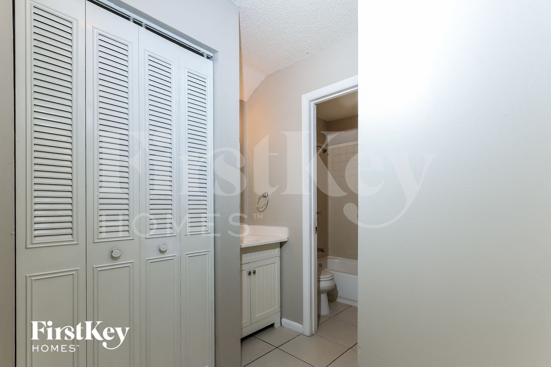 Building Photo - 10404 Oliver Ln