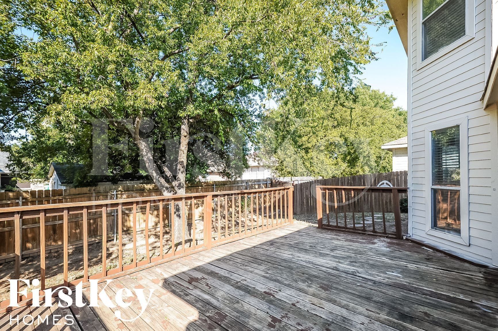 Building Photo - 729 Pace Dr