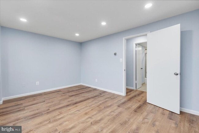 Building Photo - 4520 King St