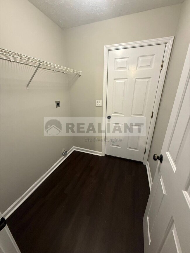 Building Photo - 721 Morgan Hills Dr